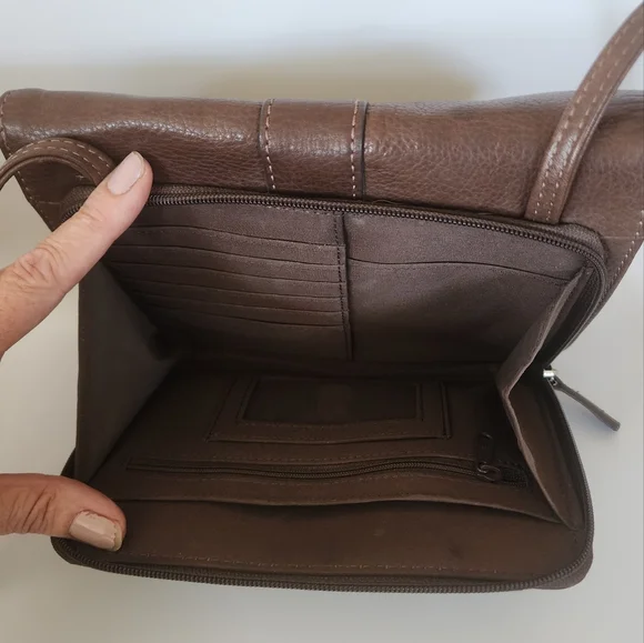 🚫SOLD🚫Vintage Fossil Dark Brown Leather Small Crossbody Organizer - Picture 8 of 12